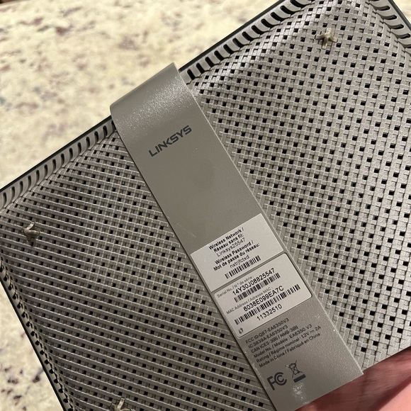 Linksys EA6350 Dual-Band Wi-Fi Router (AC1200 Fast Wireless Router) - Picture 7 of 10